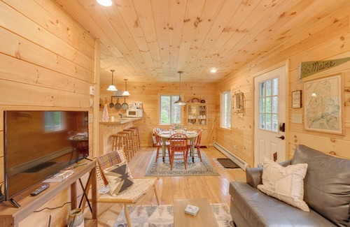 Prospect Harbor Cabin | Cozy Acadia Area Cabin, Walk to Beach & Lighthouse