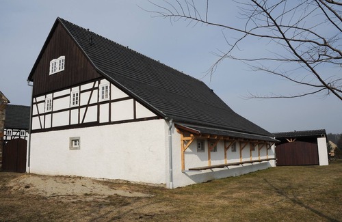 Crostwitz Apartment | Cozy accommodation in the Vierseithof in an idyllic, rural location
