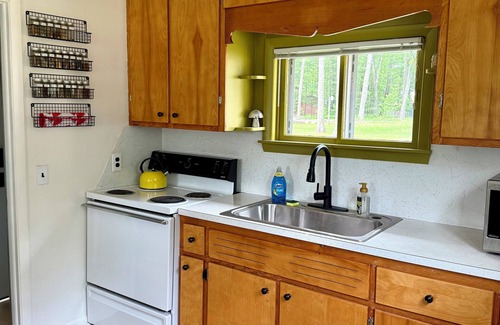 West Branch Cottage | Cozy acorn cottage w/lake view