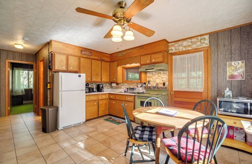 Jay Cabin | Cozy Adirondacks Cabin: Walk to Lake Eaton!