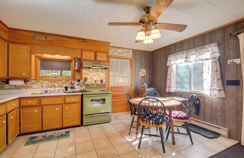 Jay Cabin | Cozy Adirondacks Cabin: Walk to Lake Eaton!