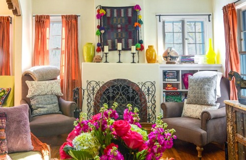 South Capitol House | Cozy Adobe Casita 1 Mile to Santa Fe Plaza!