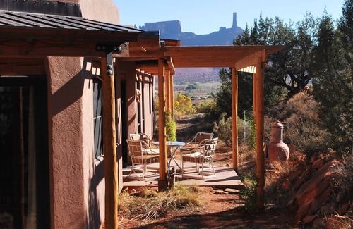 Castle Valley House | Cozy Adobe with Hot Tub and Fabulous Views in Outdoor Paradise.