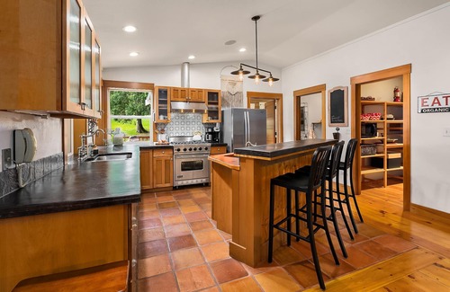 Riverbend House | Cozy Adult Retreat Cabin