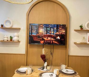 Barangay 76 Apartment | Cozy & Aesthetic walking distance to MOA,near NAIA AIRPORT with NETFLIX,MINIVIDEOKE,BOARDGAMES-DUXE3