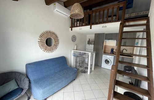 Saint-Cyprien Plage Villa | Cozy Air-Conditioned Villa with Terrace, Close to Beach and Shops, Pet-Friendly, Parking Included