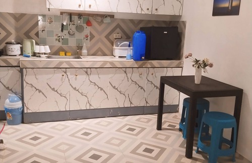 Taytay Apartment | Cozy air-conditioned room with homestay, movie, work/study. Complimentary WiFi