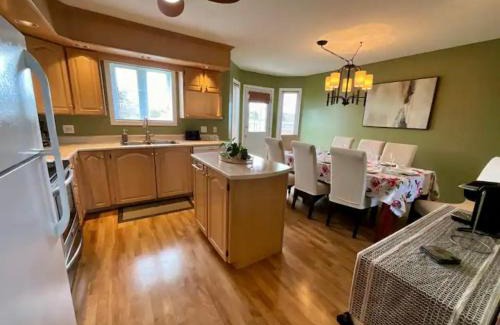 Terra Nova Apartment | Cozy Airport Heights Stay, 3 minutes to Airport
