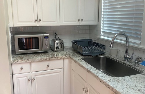 West Alameda House | Cozy Alameda Bungalown