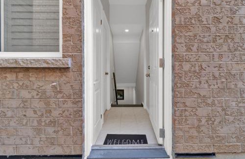 Hamilton Apartment | Cozy Ancaster Hamilton Apartment