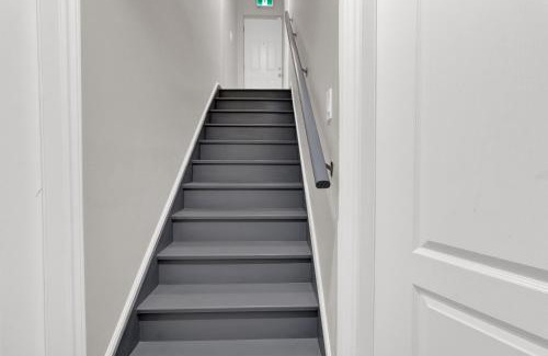 Hamilton Apartment | Cozy Ancaster Hamilton Apartment