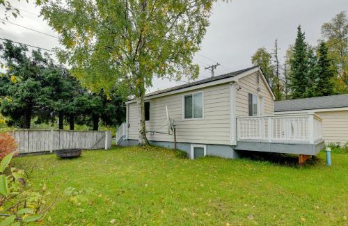 Spenard House | Cozy Anchorage Retreat Less Than 4 Mi to Downtown!