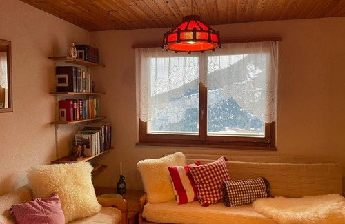 Albinen Apartment | Cozy and affordable apartment with a dream view near Leukerbad
