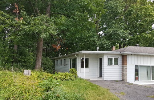 Aylmer Apartment | Cozy and beautiful flat, close to downtown Ottawa, many trees around