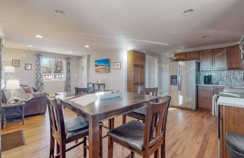 Berkley House | Cozy and Budget Friendly Single Bedroom in Denver