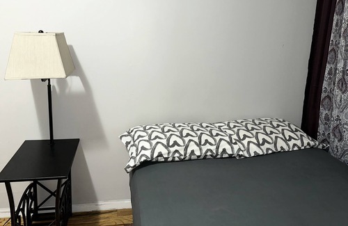 Ocean Hill House | Cozy and Central Room in Brooklyn