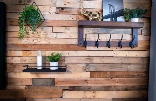 East Allegheny Apartment | Cozy and Charming 3BD 2BR in Pittsburgh