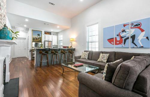 Irish Channel House | Cozy and Charming House with Luxury Amenities