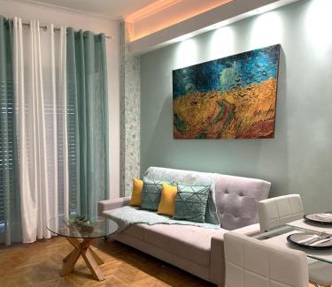 Kinosargous Apartment | Cozy and Chic apartment in the Center, 5 min Subway