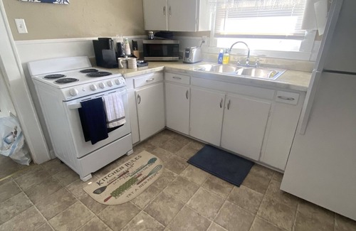 Ashland Apartment | Cozy and clean apartment in a great location. Perfect for 1-2 people.