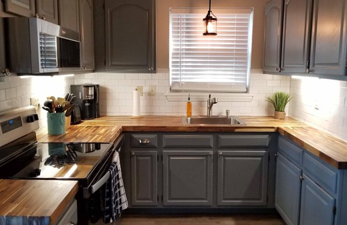 Morristown House | Cozy and Clean in Downtown Morristown