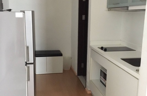 Ekkamai Condo | Cozy and clean studio bedroom