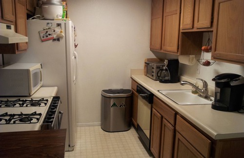 Santa Barbara Condo | Cozy and comfortable two bedroom condo in Santa Barbara -Close to beach