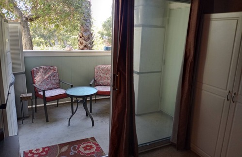 Santa Barbara Condo | Cozy and comfortable two bedroom condo in Santa Barbara -Close to beach