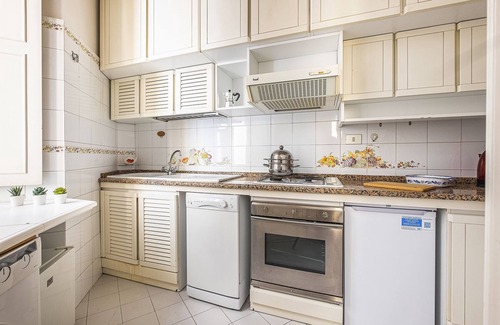 Rione II Trevi Apartment | Cozy and comfortable, Trevi Fountain. For families, max 6 guests. AC WIFI
