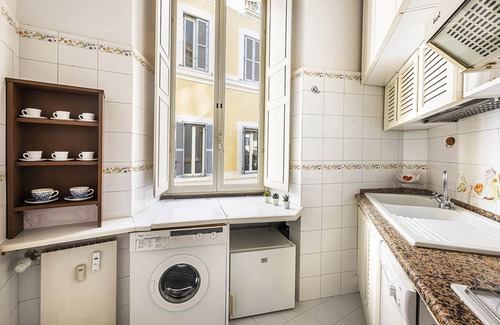 Rione II Trevi Apartment | Cozy and comfortable, Trevi Fountain. For families, max 6 guests. AC WIFI