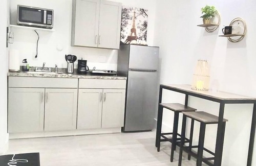 Miami Gardens Apartment | Cozy and Comfy Emerald Studio!