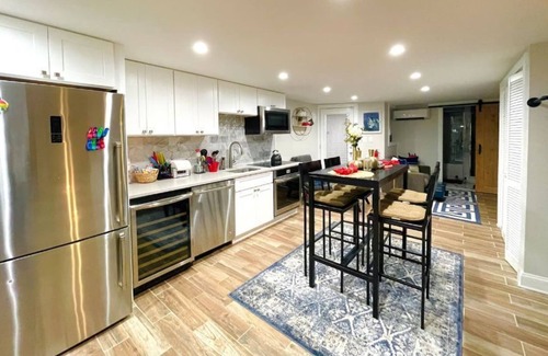 Columbia Heights House | Cozy and Comfy, Private One Bedroom, 1 Bathroom, Private Entrance in NW DC!