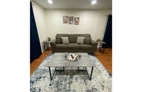 Union Ridge Apartment | Cozy and Convenient Lrg 1bd O'Hare Escape