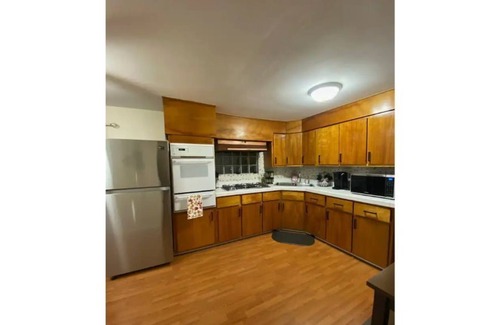 Union Ridge Apartment | Cozy and Convenient Lrg 1bd O'Hare Escape