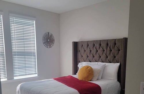 Longwood Apartment | Cozy and Convenient sleeps 4