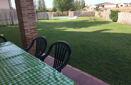 Almenara de Tormes House | Cozy and equipped 5 seater Country House, Pool, WIFI, 17km from Salamanca