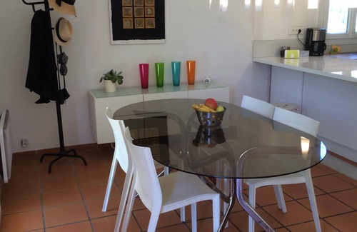 Meyrargues House | Cozy and family house, near Aix in the heart of the village.