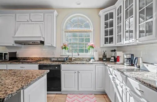 Waterford House | Cozy and Fun Waterford Getaway