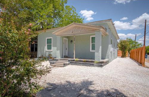 Nevada Street Apartment | Cozy and Lovely 2BR 2BA Apt#A Near Lively Downtown
