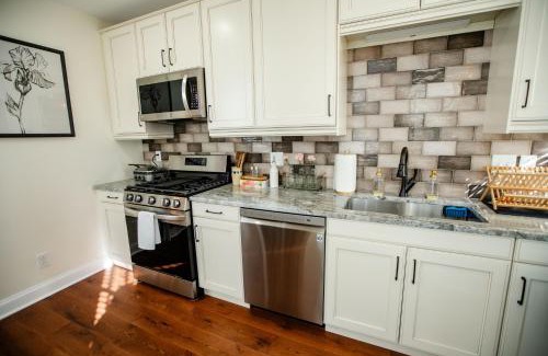 German Village Villa | Cozy and luxurious home with hot tub