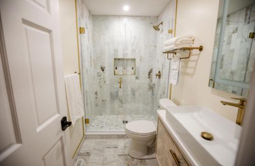 German Village Villa | Cozy and luxurious home with hot tub