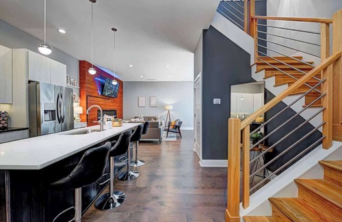 Fountain Square House | Cozy and Modern 4BR Near Downtown Indy