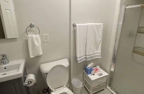 Skokie Apartment | Cozy and Modern Studio with Parking!