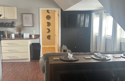 Bridgewater Apartment | Cozy and Modern Suite
