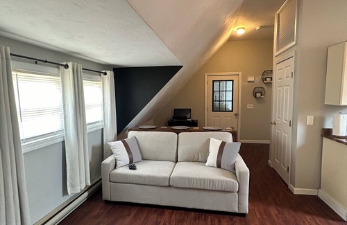 Bridgewater Apartment | Cozy and Modern Suite