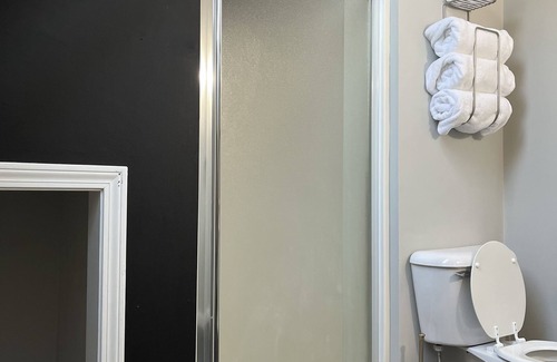 Bridgewater Apartment | Cozy and Modern Suite