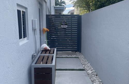 Tamiami Apartment | Cozy and peace small apartment. 🥰