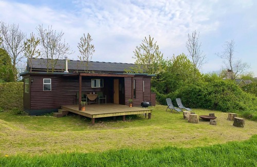 Broadwindsor Cabin | Cozy and Peaceful Cabin 15 Mins From Lyme Regis