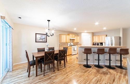 Star House | Cozy and peaceful home. Sleeps 12 , RV side parking , Office space , Sun Room