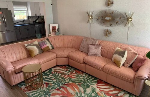 Georgian Acres House | Cozy and Pet-Friendly North Central Austin House